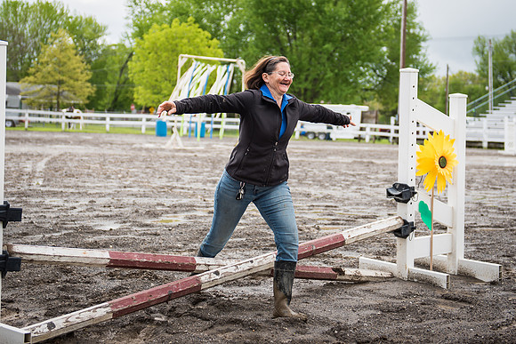 Donna showing the obstacle